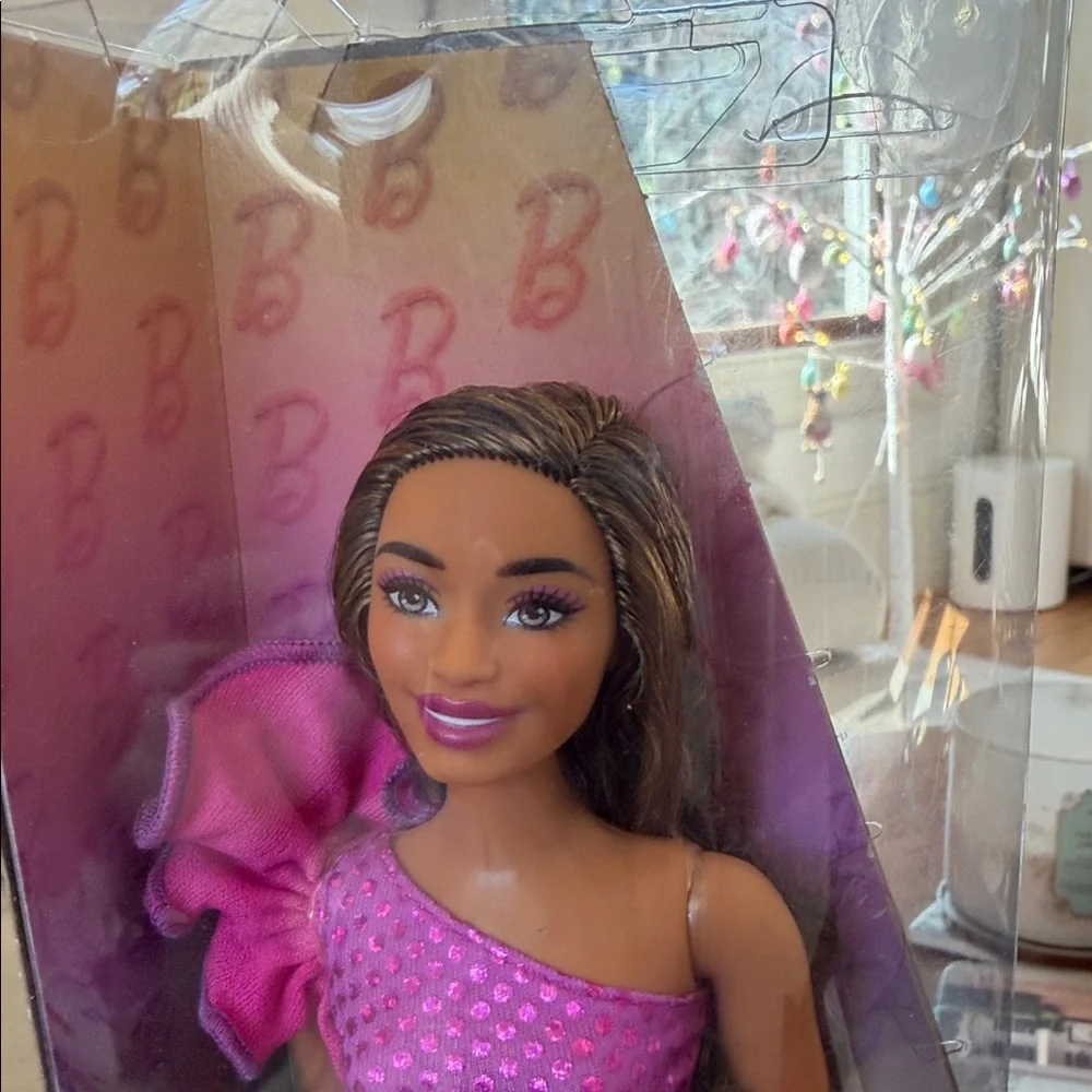 Barbie Fashionistas Doll #225, a curvy body type doll with brown hair NIB